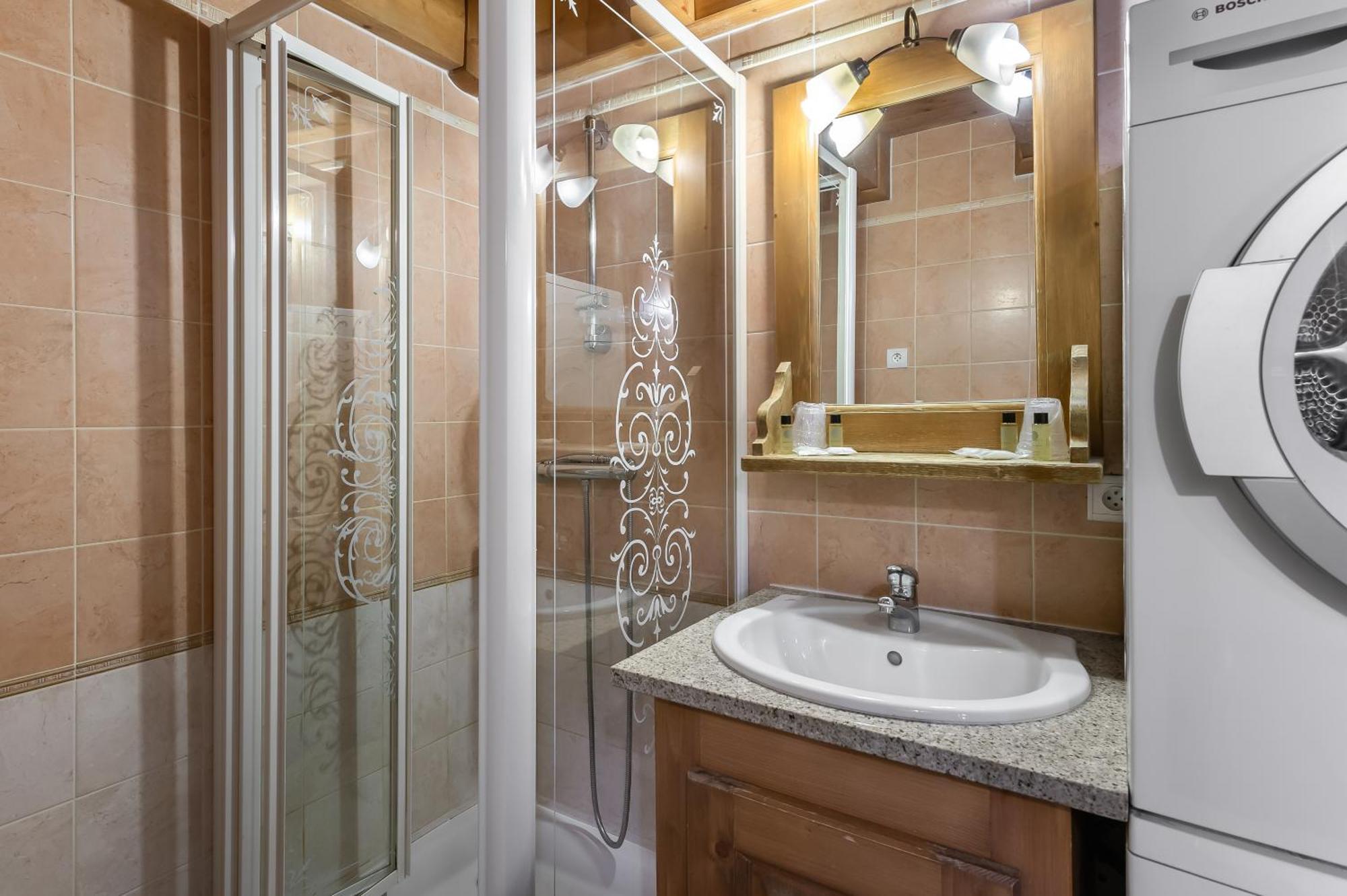 Les Suites Du Val Claret By Explorhome ทีนเญอ ห้อง รูปภาพ
